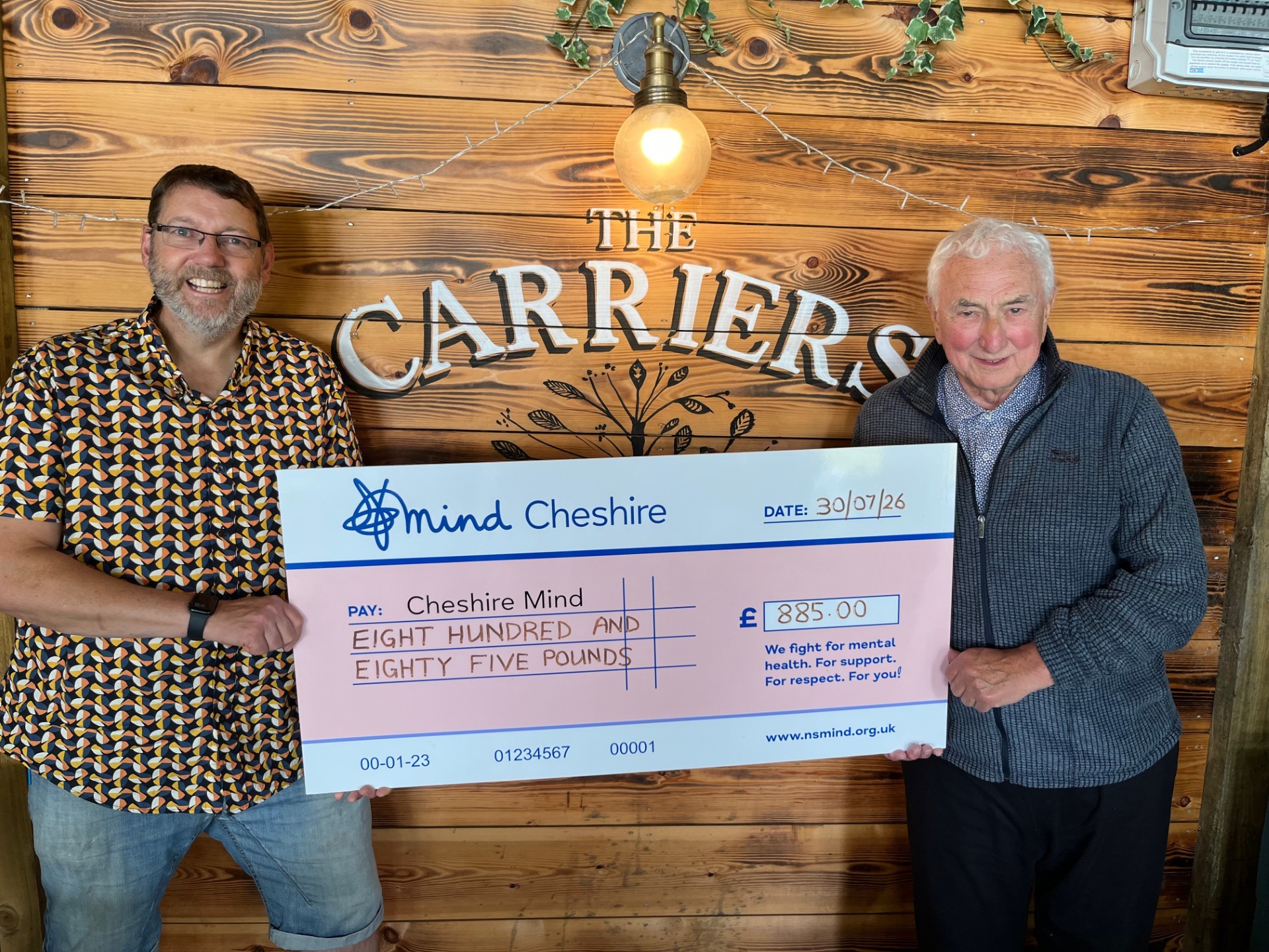 The Carriers Inn at Hatchmere has raised £885 for Cheshire Mind through quiz nights, raffles and charity golf days.